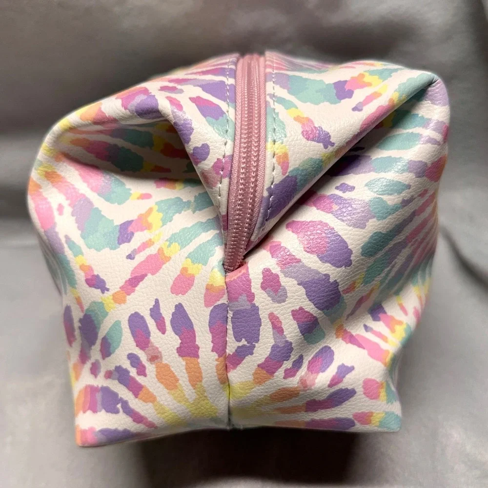 Betsey Johnson Tie Dye Cosmetic Makeup Loaf Bag Travel